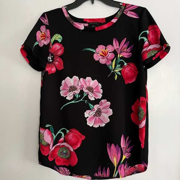 Ann Taylor Short Sleeve Top Size XS - Picture 2 of 8